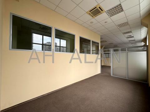 комерційна за адресою Дениса Монастирського вул. (Василя Сурікова), 3А