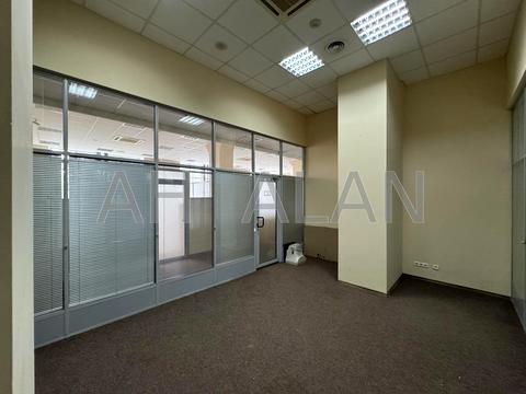 комерційна за адресою Дениса Монастирського вул. (Василя Сурікова), 3А