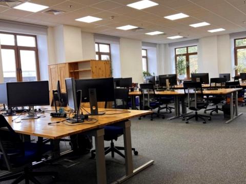 комерційна за адресою Верхній Вал вул., 10