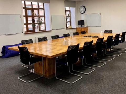 комерційна за адресою Верхній Вал вул., 10