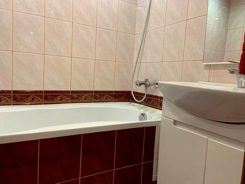 квартира за адресою Антіна Манастирського вул. (), 1