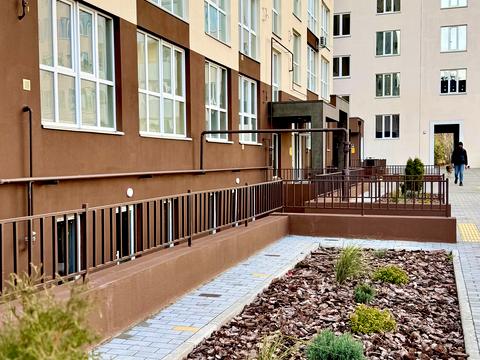 комерційна за адресою Незалежності вул., 21