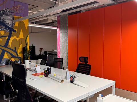 комерційна за адресою Богдана Хмельницького вул., 19-21