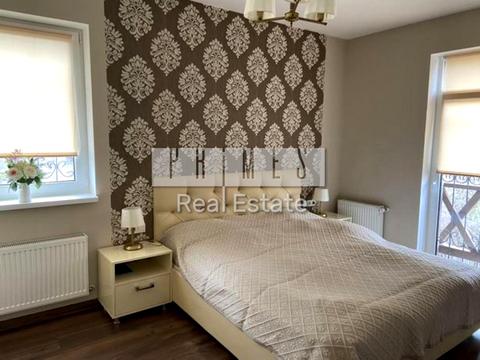 будинок за адресою Небесної Сотні вул. (Паризької Комуни)