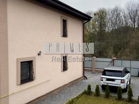 будинок за адресою Небесної Сотні вул. (Паризької Комуни)