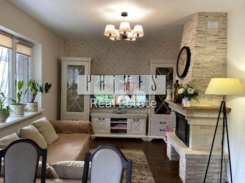 будинок за адресою Небесної Сотні вул. (Паризької Комуни)