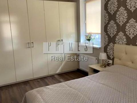 будинок за адресою Небесної Сотні вул. (Паризької Комуни)