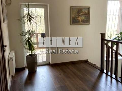 будинок за адресою Небесної Сотні вул. (Паризької Комуни)