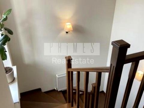 будинок за адресою Небесної Сотні вул. (Паризької Комуни)