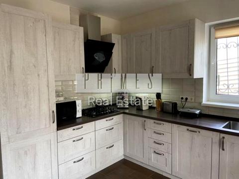 будинок за адресою Небесної Сотні вул. (Паризької Комуни)