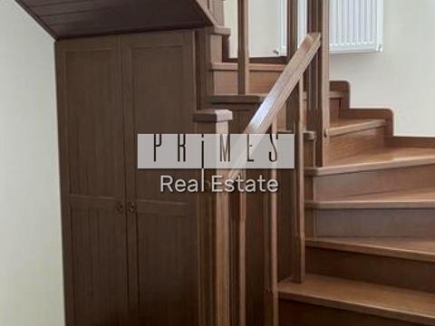 будинок за адресою Небесної Сотні вул. (Паризької Комуни)