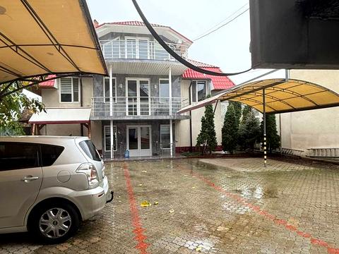 будинок за адресою Юхима Геллера вул. (Жовтневої Революції)