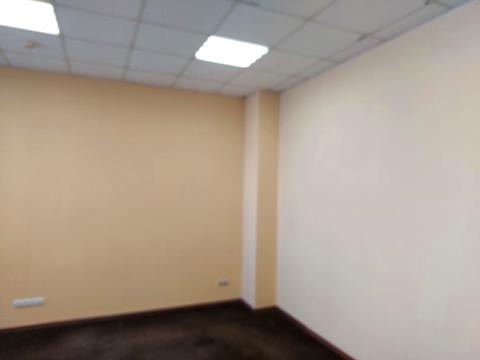 комерційна за адресою Генерала Миколи Юнаківа вул., 9