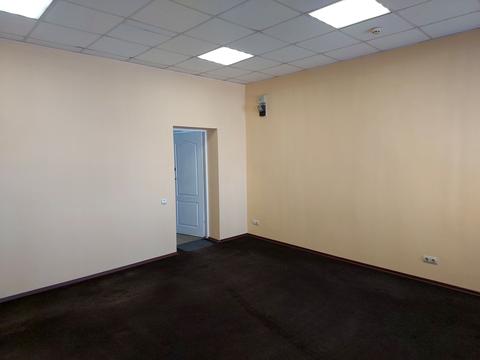 комерційна за адресою Генерала Миколи Юнаківа вул., 9