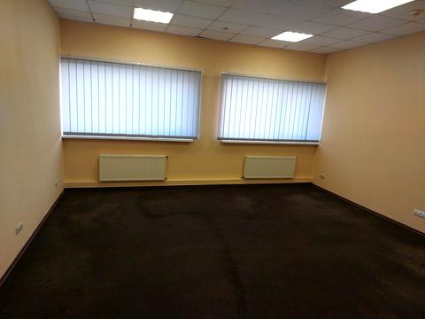 комерційна за адресою Генерала Миколи Юнаківа вул., 9