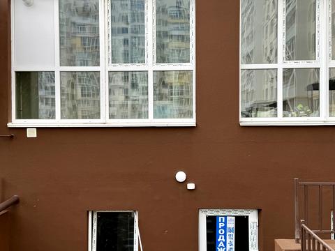 комерційна за адресою Незалежності вул., 21