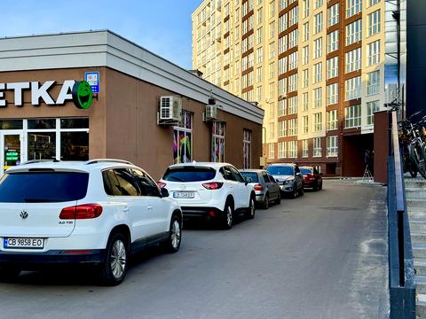 комерційна за адресою Незалежності вул., 21