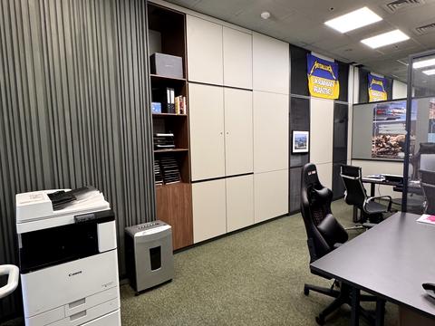 комерційна за адресою Богдана Хмельницького вул., 19-21