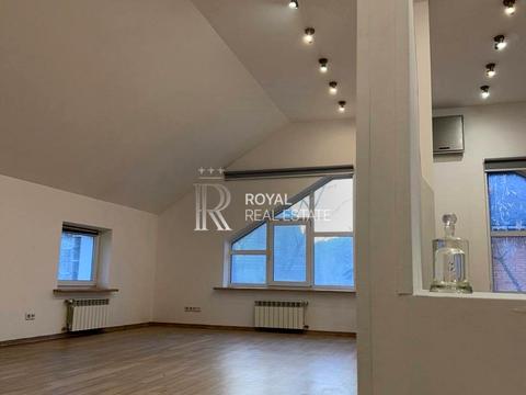 комерційна за адресою Редутна вул., 58