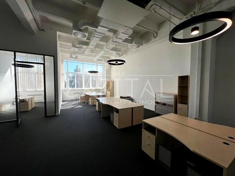 комерційна за адресою Лаврська вул. (Січневого Повстання), 12