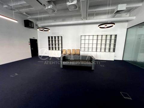 комерційна за адресою Лаврська вул. (Січневого Повстання), 12