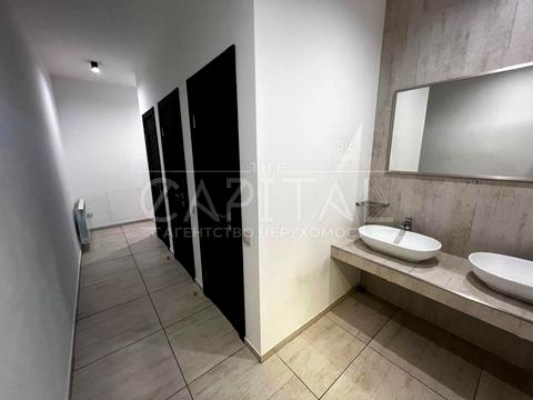 комерційна за адресою Лаврська вул. (Січневого Повстання), 12