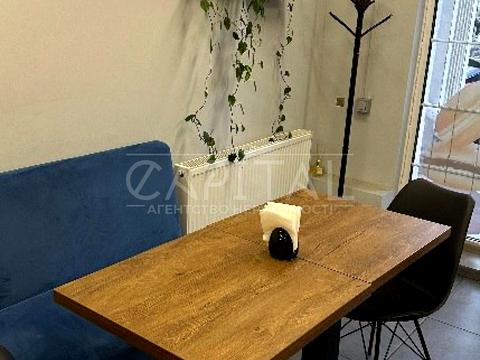 комерційна за адресою Михайла Максимовича вул. (Онуфрія Трутенка), 24