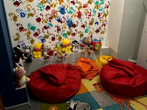 комерційна за адресою Михайла Максимовича вул. (Онуфрія Трутенка), 24