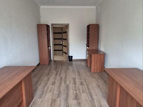 коммерческая по адресу Героїв Крут ул., 2А