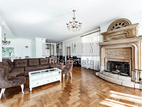 будинок за адресою с. Лісники, Стежки вул.