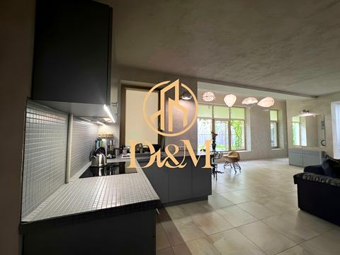 будинок за адресою Богатирська вул., 30А