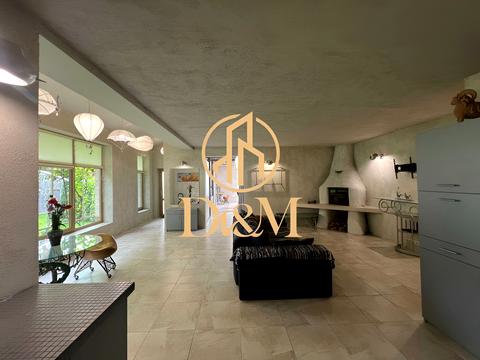 будинок за адресою Богатирська вул., 30А