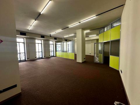 коммерческая по адресу вул. Кирилівська, 15