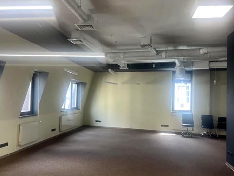 коммерческая по адресу вул. Кирилівська, 15