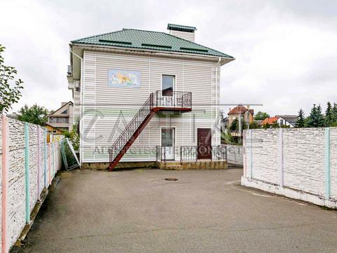 комерційна за адресою Кожедуба вул., 3а