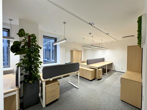 комерційна за адресою Спортивна пл., 3В