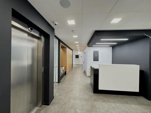 комерційна за адресою Спортивна пл., 3В