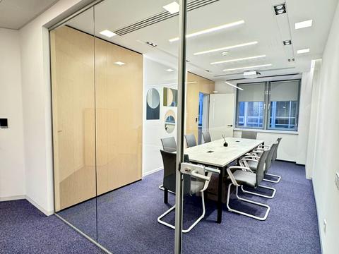 комерційна за адресою Спортивна пл., 3В