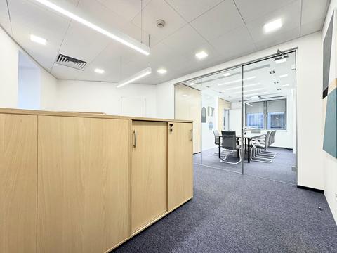 комерційна за адресою Спортивна пл., 3В