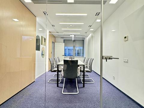 комерційна за адресою Спортивна пл., 3В