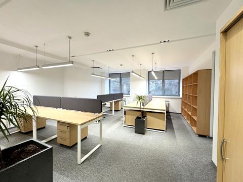 комерційна за адресою Спортивна пл., 3В