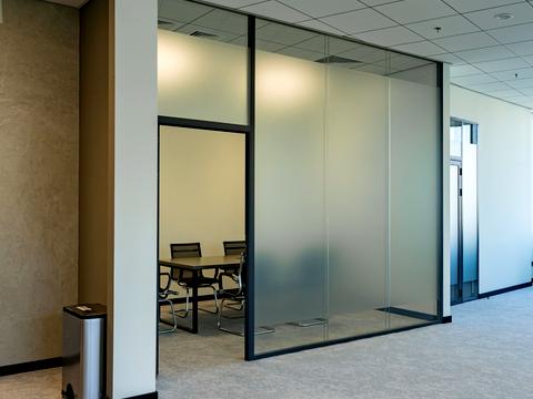 комерційна за адресою Князів Острозьких вул. (Московська), 32/2