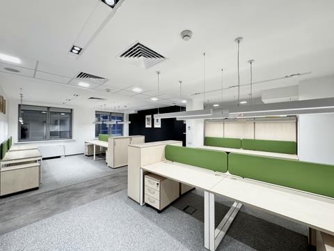 комерційна за адресою Спортивна пл., 3В