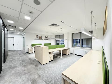 комерційна за адресою Спортивна пл., 3В