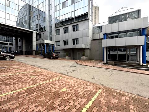 комерційна за адресою Спортивна пл., 3В