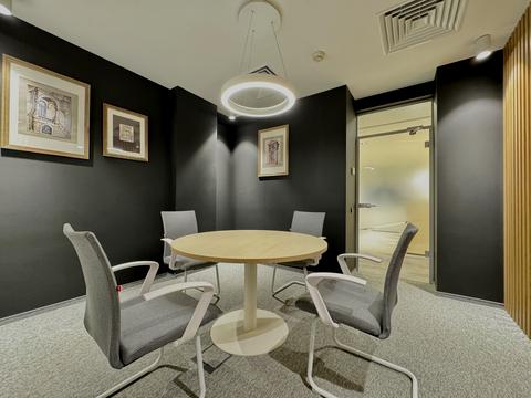 комерційна за адресою Спортивна пл., 3В