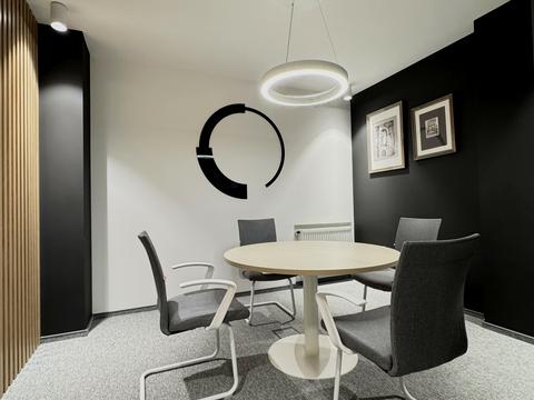 комерційна за адресою Спортивна пл., 3В