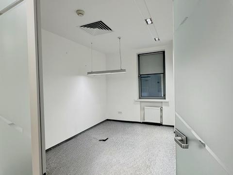 комерційна за адресою Спортивна пл., 3В