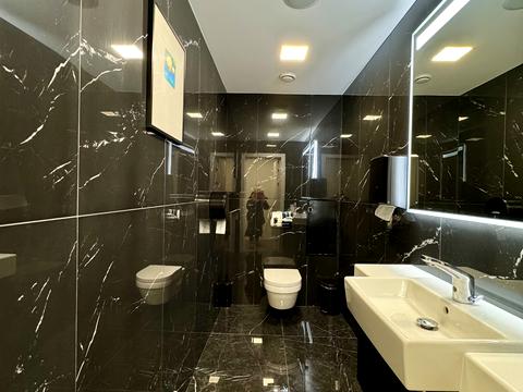 комерційна за адресою Спортивна пл., 3В