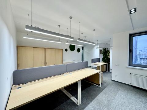 комерційна за адресою Спортивна пл., 3В